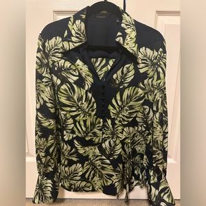 Beautiful 100% silk Eli Tahari blouse - navy and green. Size L